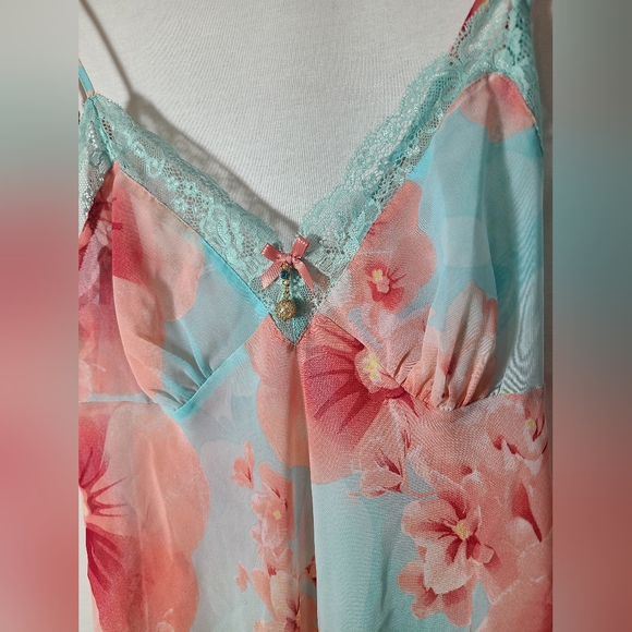 Floral slip dress- Size medium - Picture 3 of 4